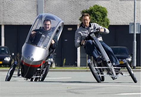 fully enclosed electric assist trike